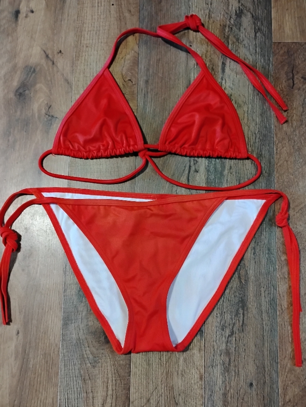 Victoria's Secret NWOT  Red Triangle Bikini Set Womens Size: S/M